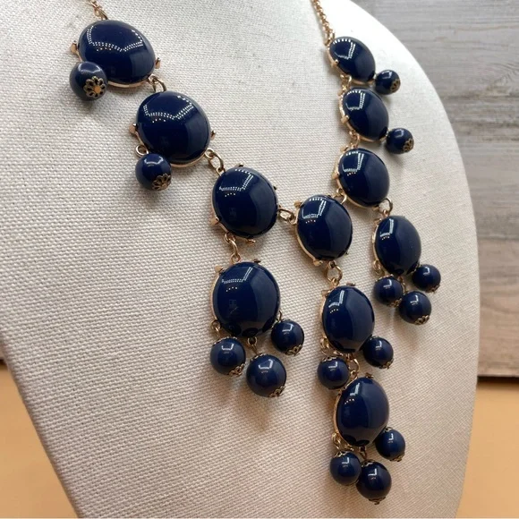 Beautiful Unsigned Navy Blue Lucite Gold Tone Bib Statement Necklace Fashion